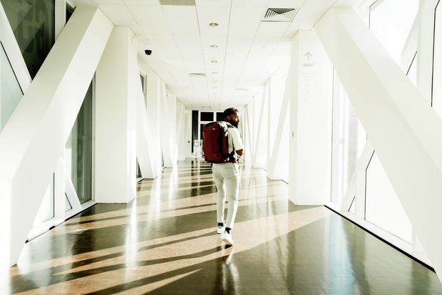 Matador GlobeRider35 Travel Backpack (garnet) - Handgepäckkonformer Rucksack für Weltreisen (35 liter) von Matador