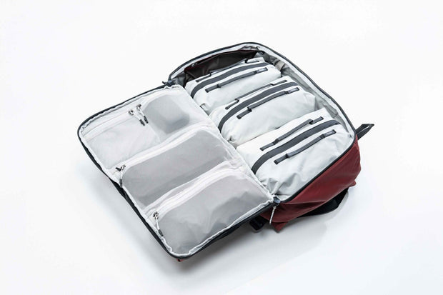 Matador GlobeRider35 Travel Backpack (garnet) - Handgepäckkonformer Rucksack für Weltreisen (35 liter) von Matador